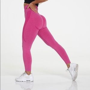 NVGTN FUCHSIA SEAMLESS JOGGERS